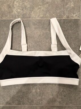 Form Active Straight Neck Bra